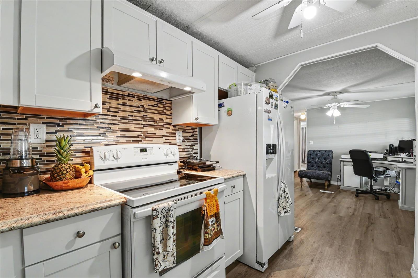 3902 JULIE DR — photo 12
