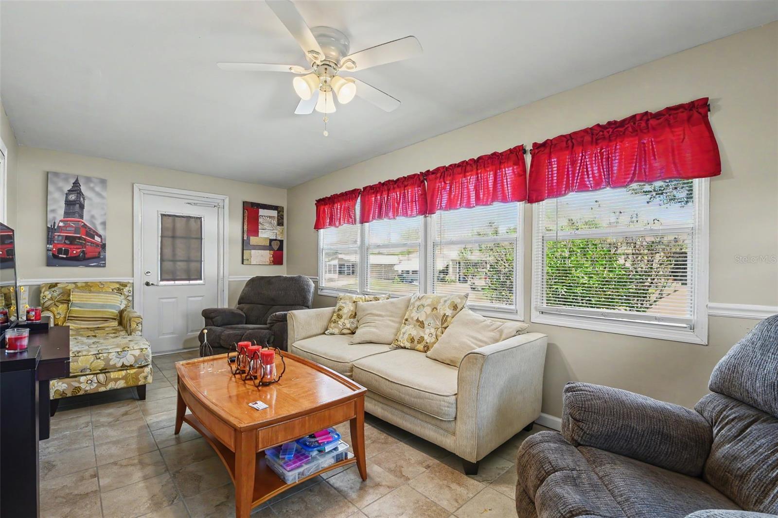3902 JULIE DR — photo 15