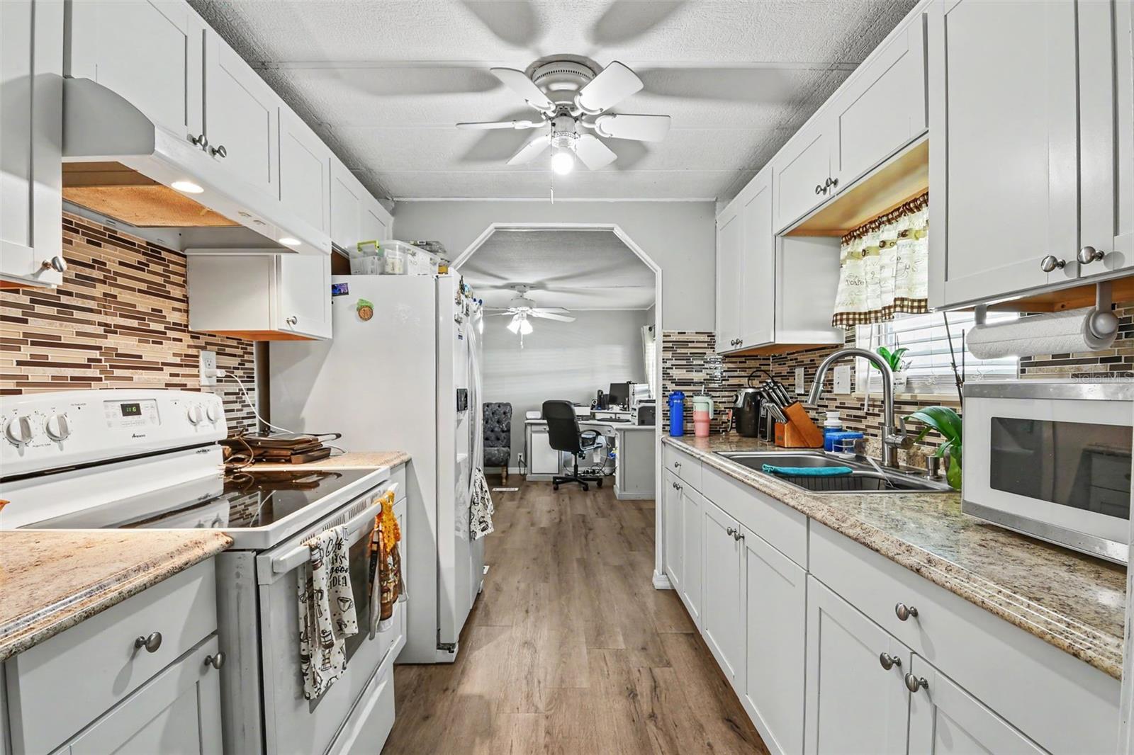 3902 JULIE DR — photo 11
