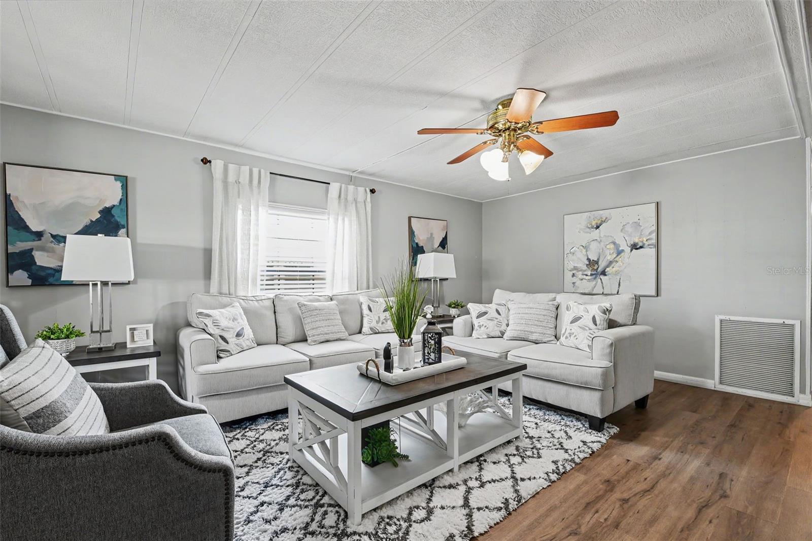 3902 JULIE DR — photo 8