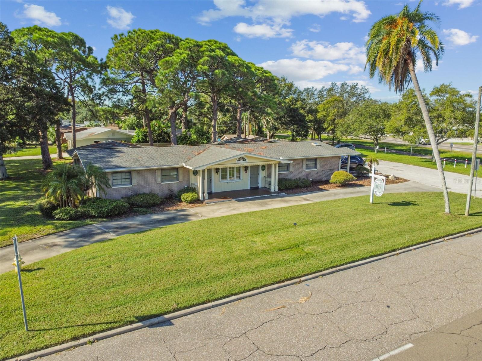 605 PALM BLVD — photo 32