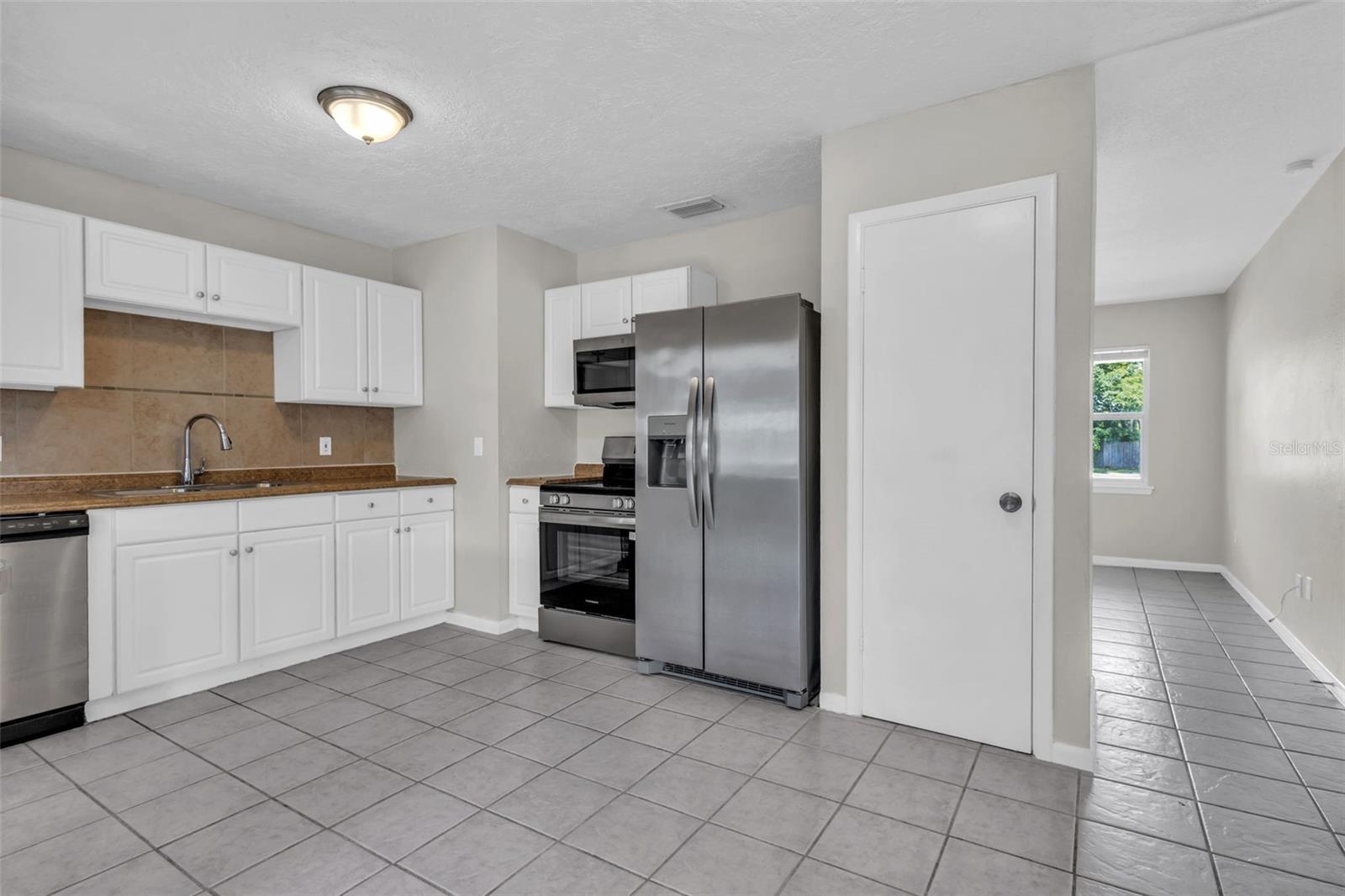 7000 BRENTFORD RD — photo 10
