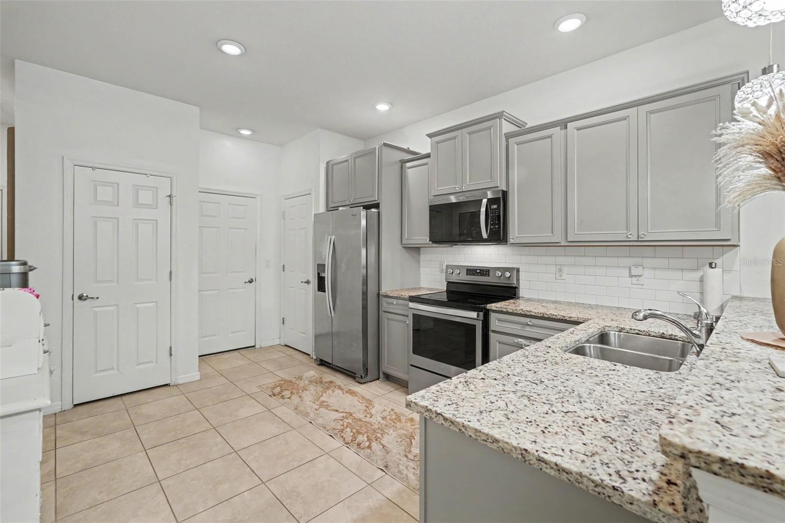 5374 SYLVESTER LOOP — photo 8