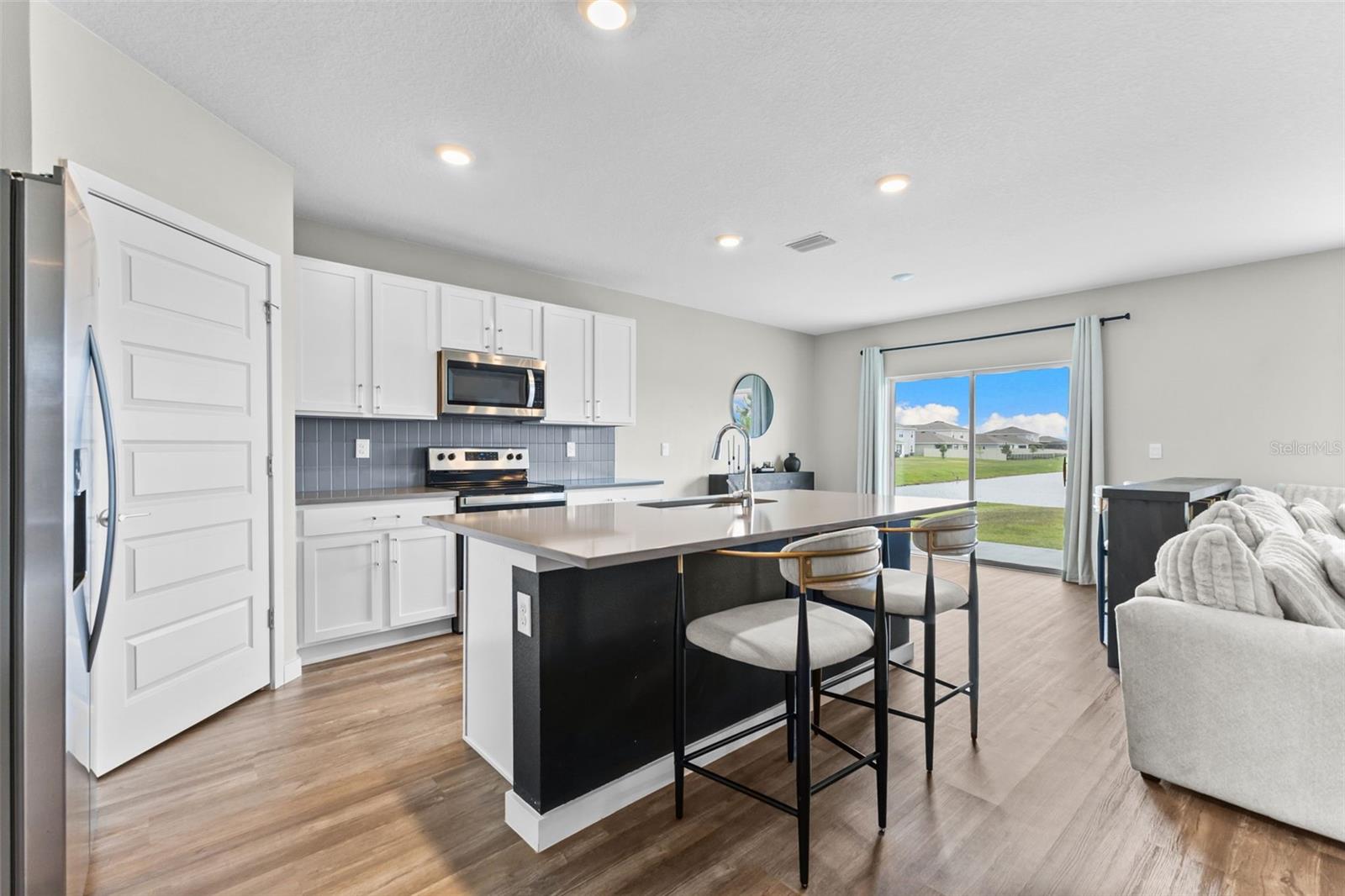 9728 CRESCENT RAY DR — photo 16