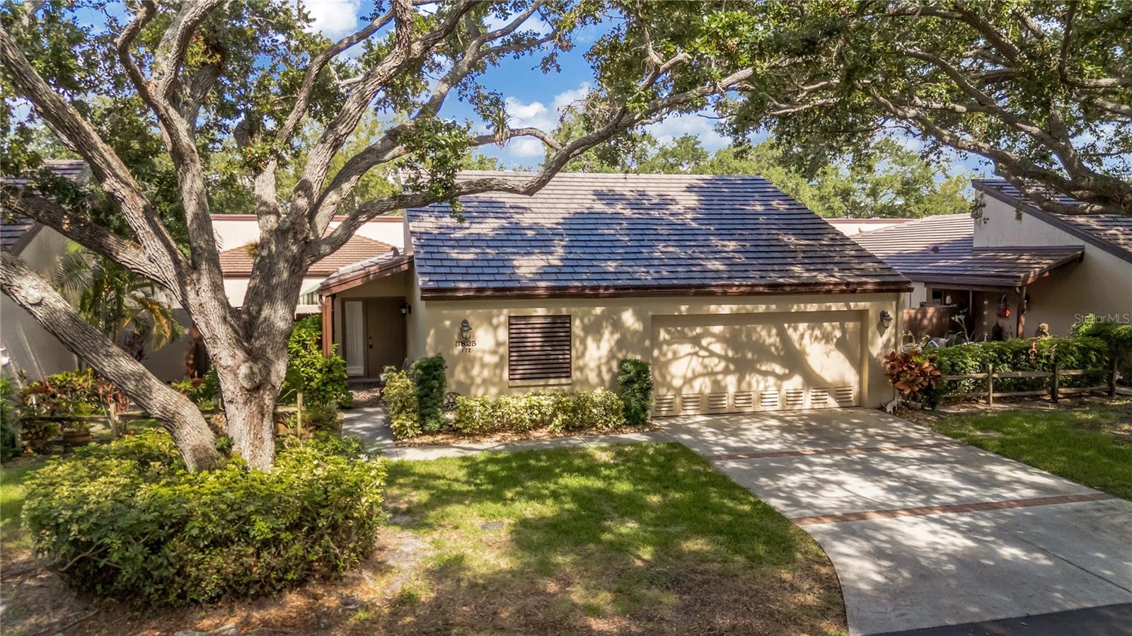 3825 GLEN OAKS MANOR DR — photo 19