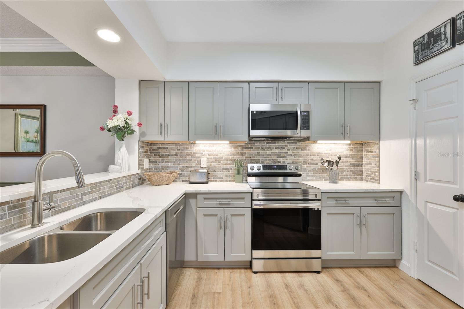 3312 BAY CLUB CIR #3312 — photo 10