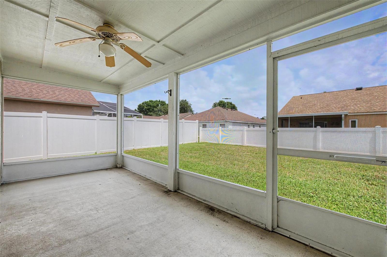 29641 FOG HOLLOW DR — photo 33