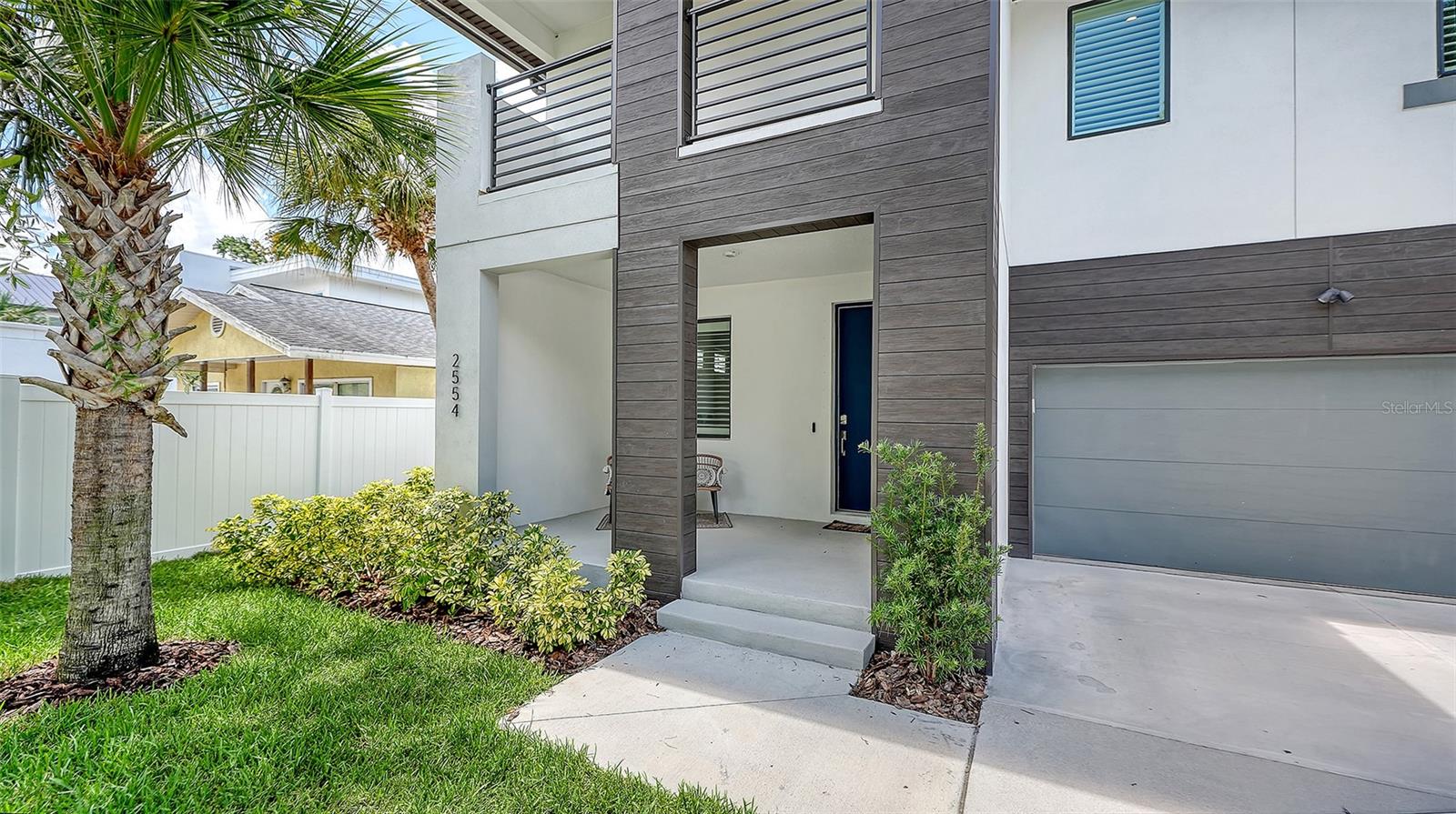 2554 FLOYD ST — photo 2