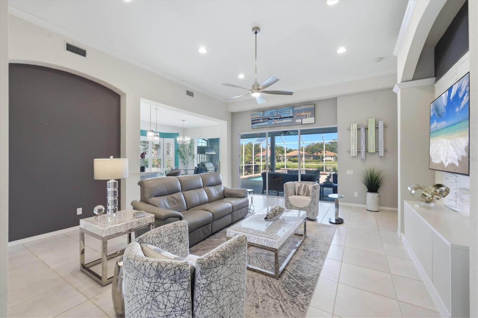 7346 WINDEMERE LN — photo 8