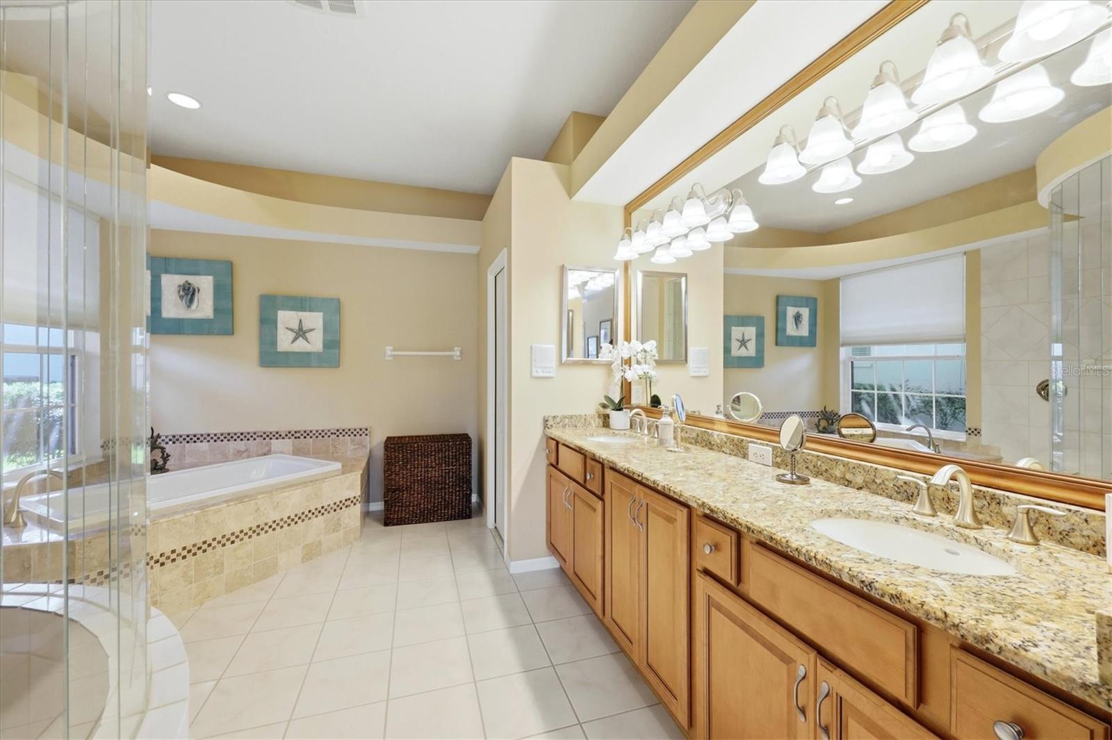 7346 WINDEMERE LN — photo 21