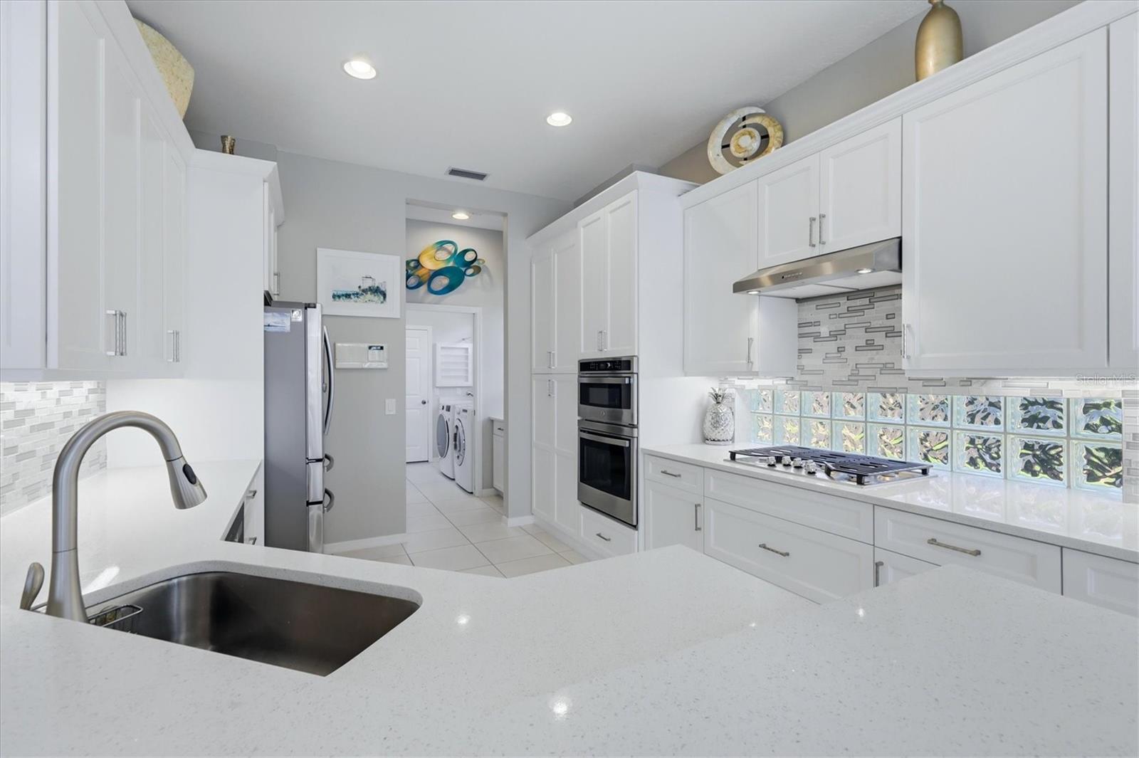 7346 WINDEMERE LN — photo 15