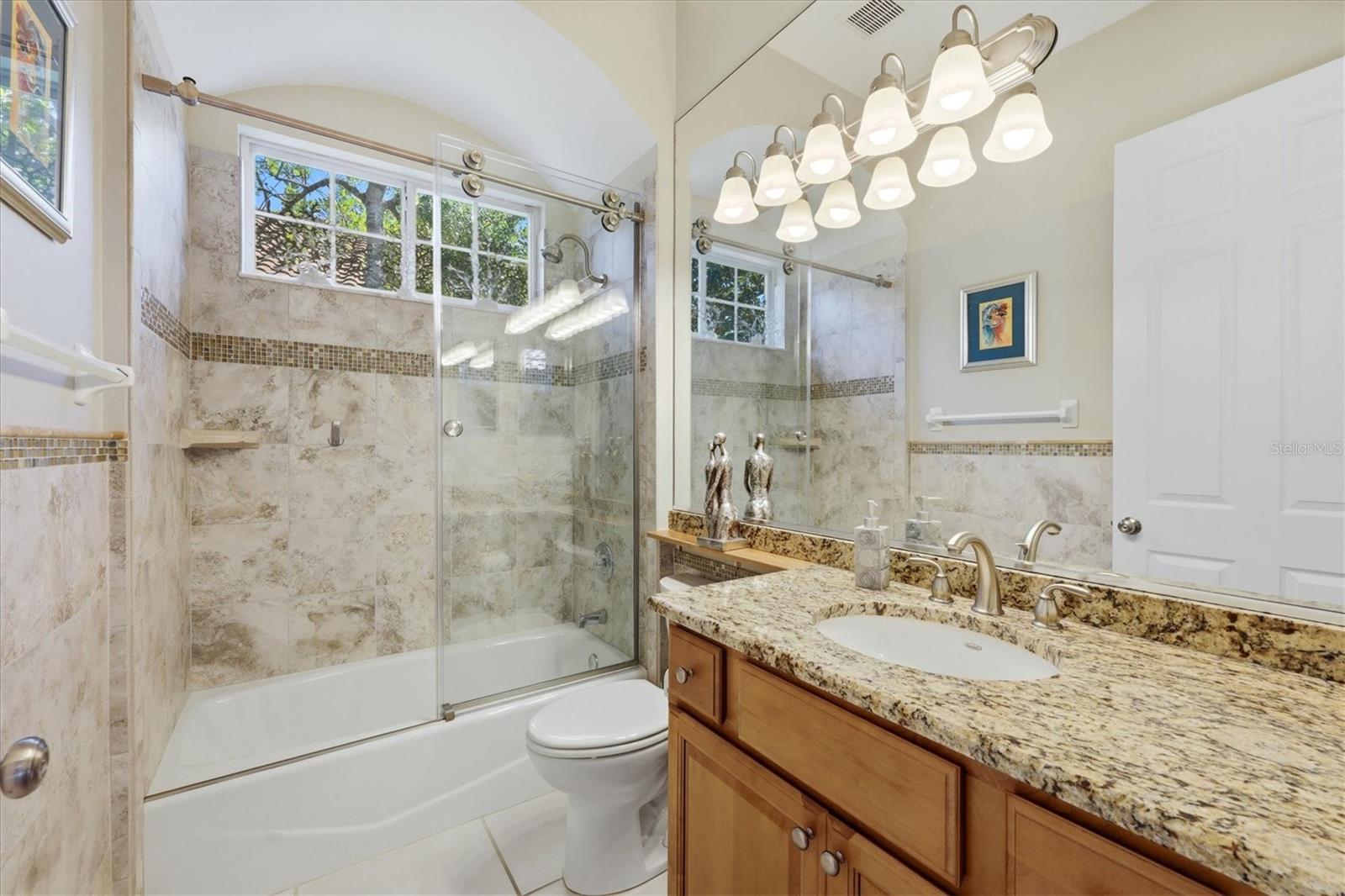 7346 WINDEMERE LN — photo 25