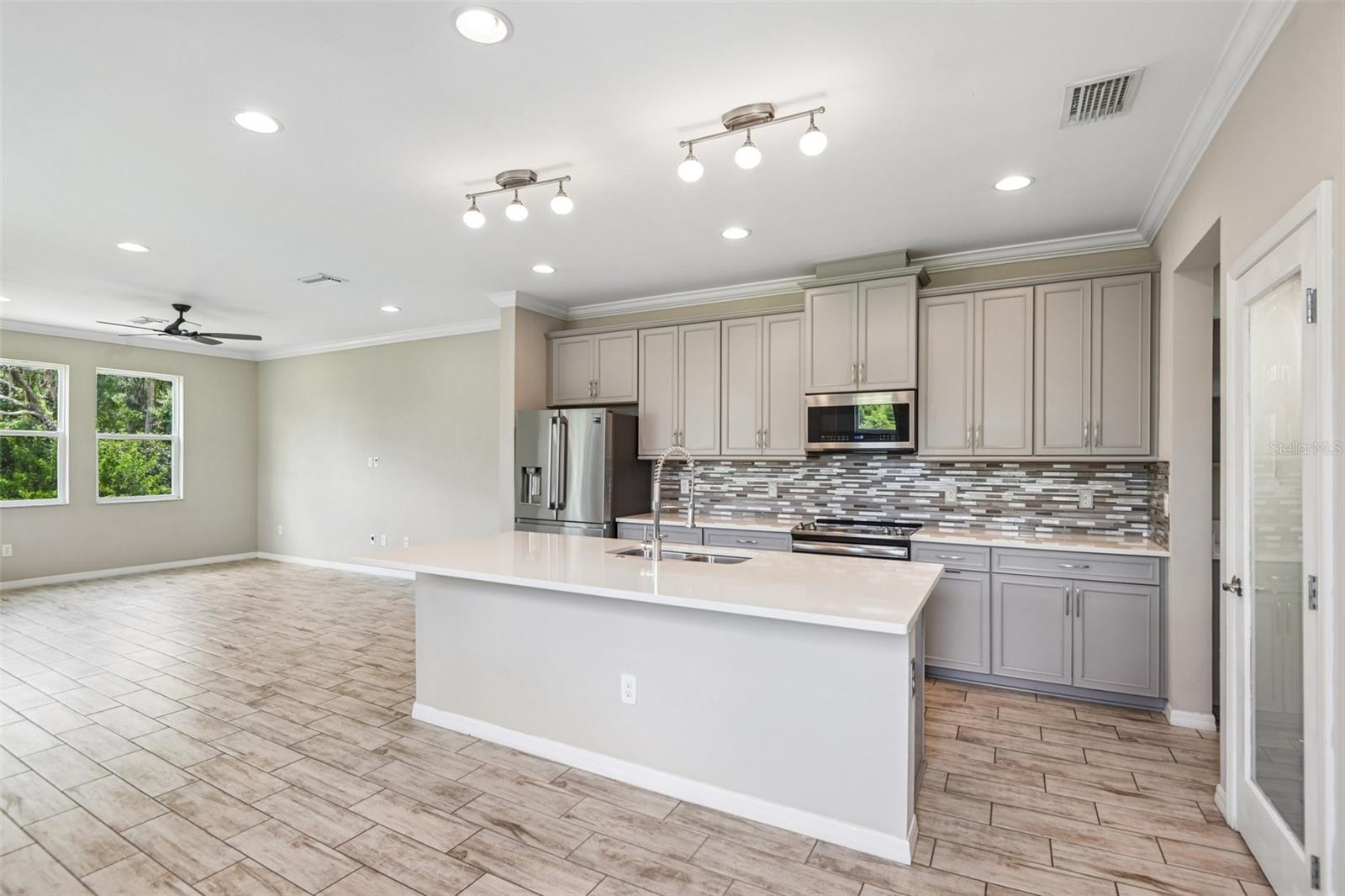 6706 ROCKY PARK ST — photo 12