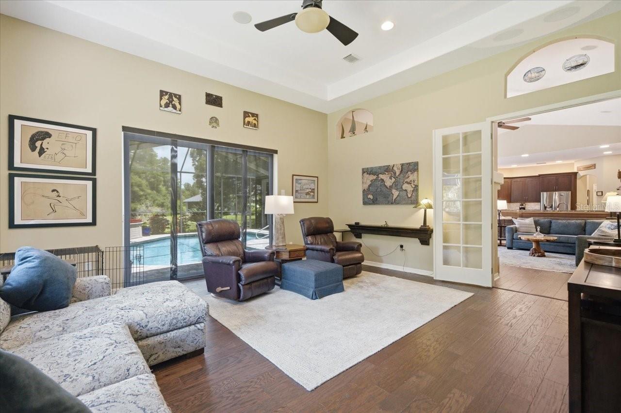 418 PINE BLUFF DR — photo 18