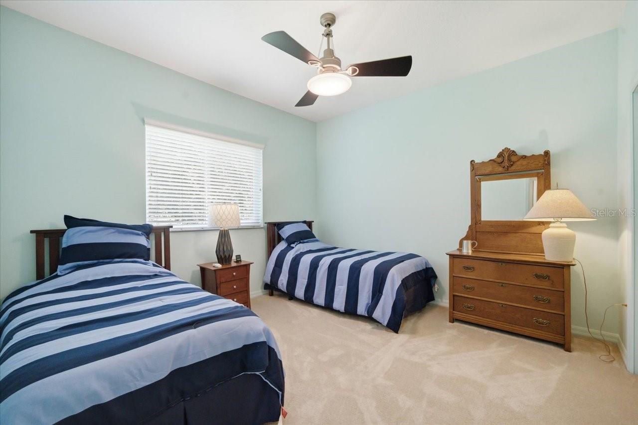 418 PINE BLUFF DR — photo 38