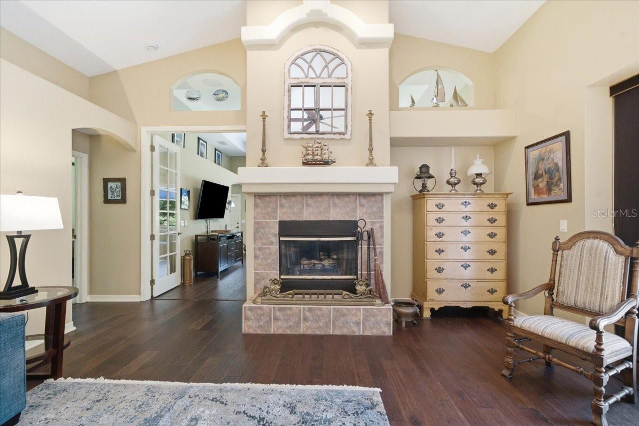 418 PINE BLUFF DR — photo 15