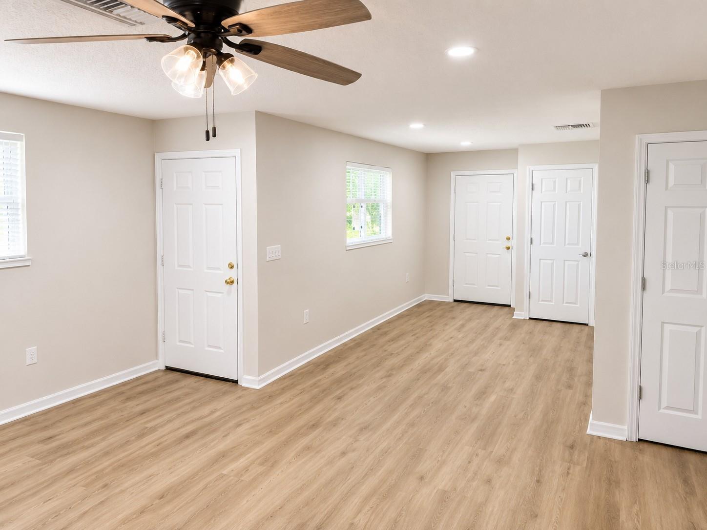 3058 PALMADELIA AVE — photo 4