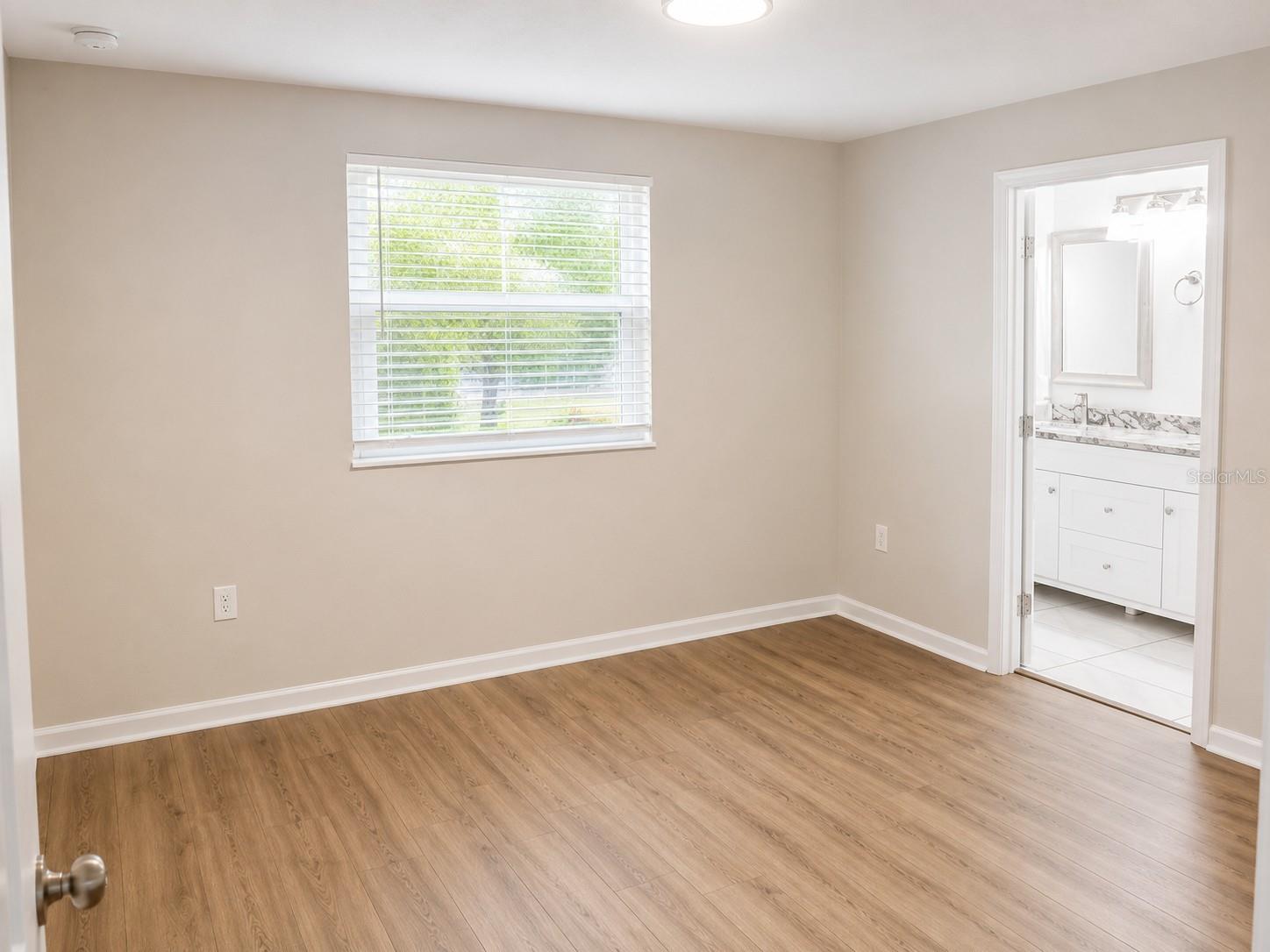 3058 PALMADELIA AVE — photo 7