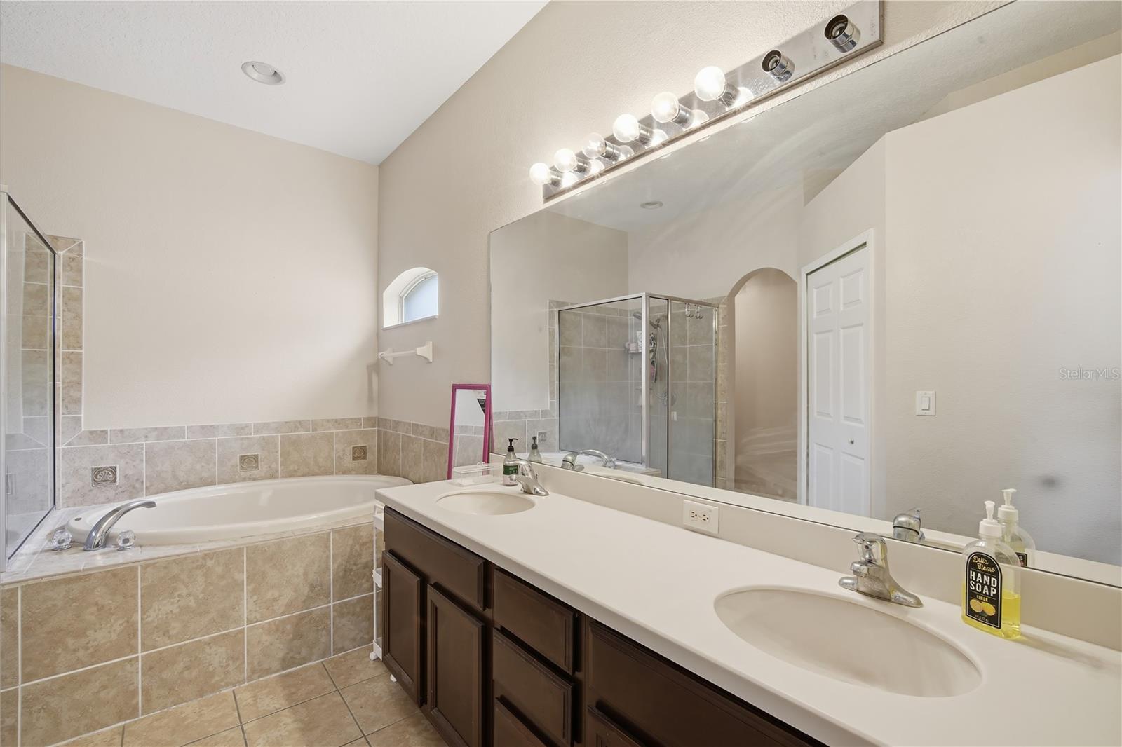 9821 JASMINE BROOK CIR — photo 18