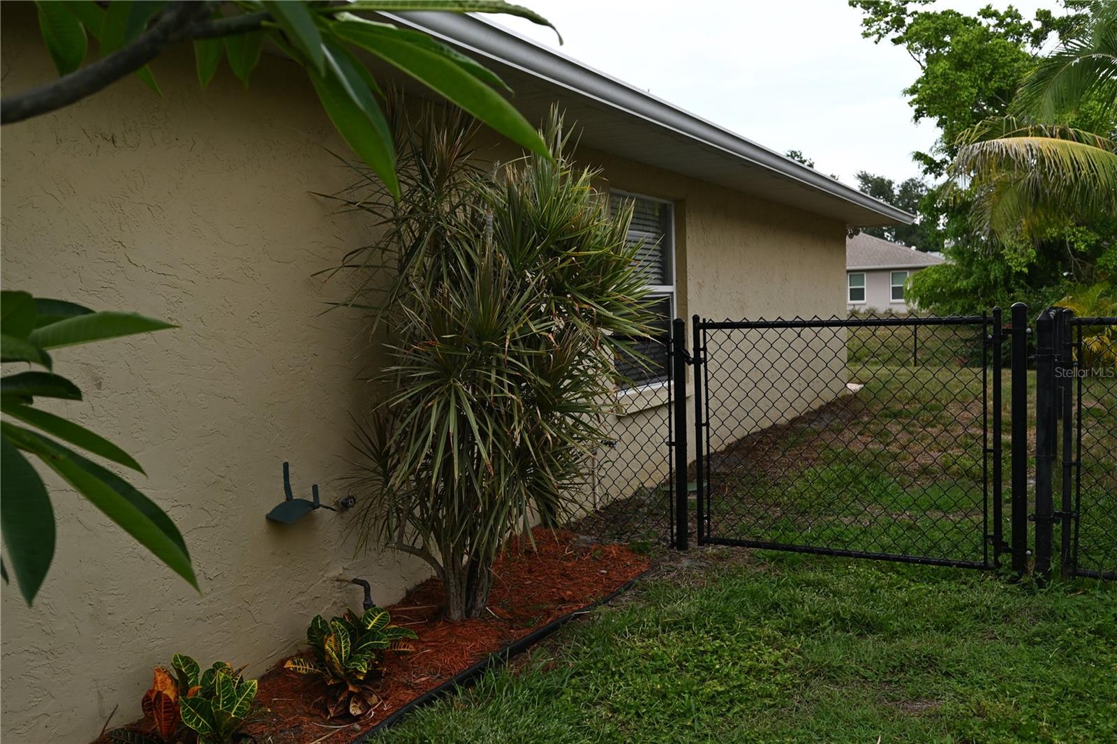 2043 OLD TRENTON LN — photo 40