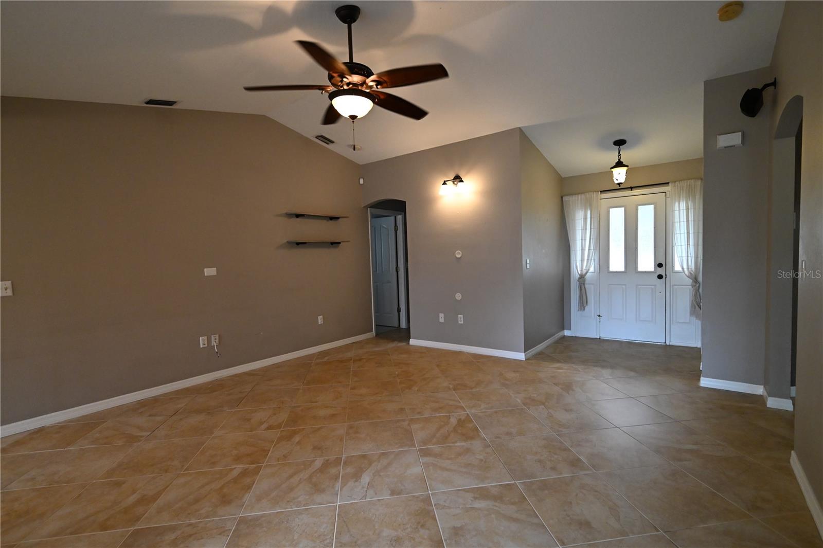 2043 OLD TRENTON LN — photo 8