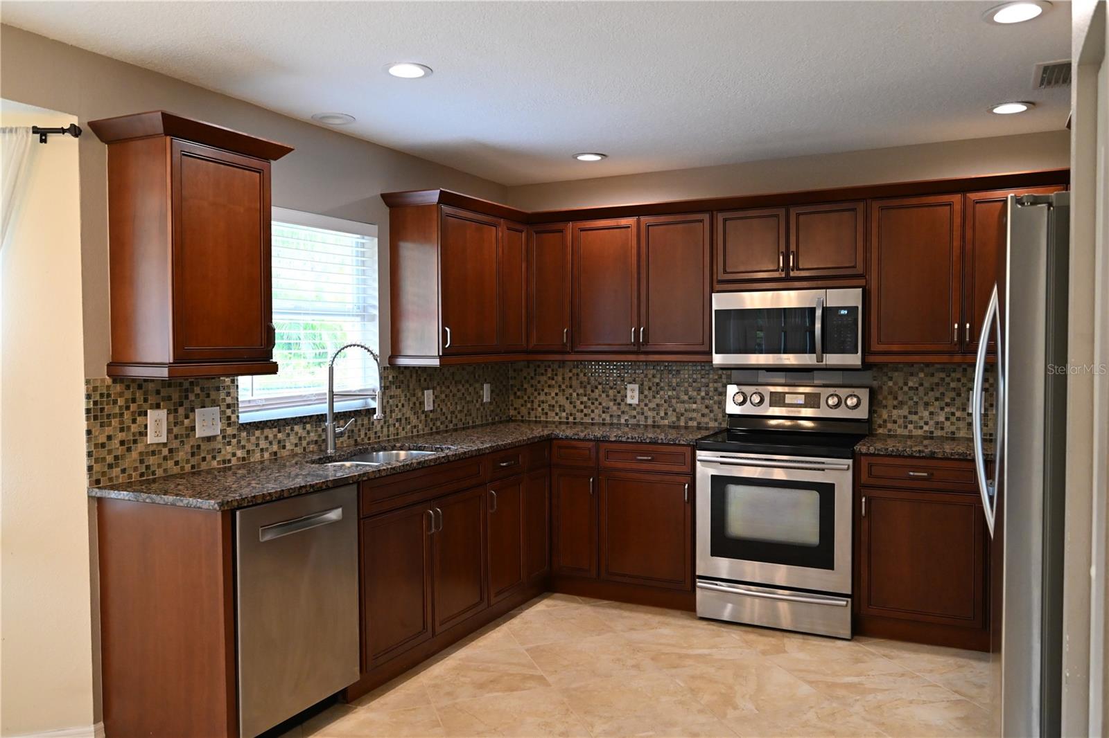 2043 OLD TRENTON LN — photo 4
