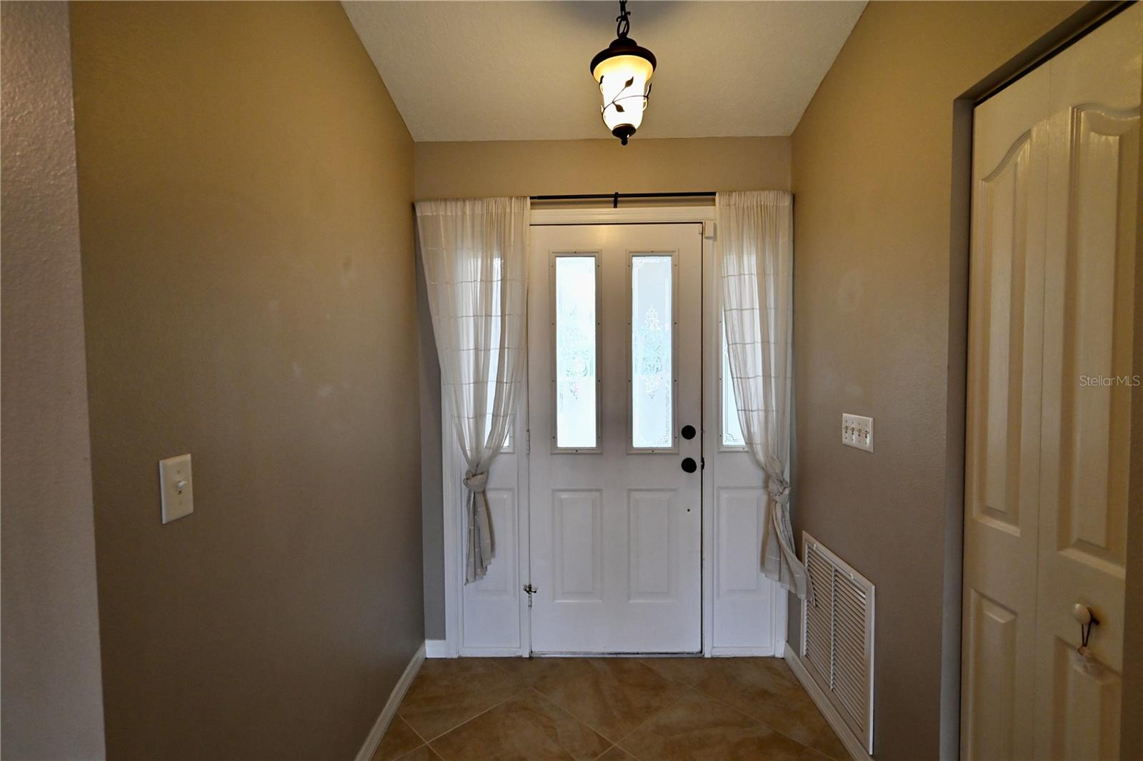 2043 OLD TRENTON LN — photo 7
