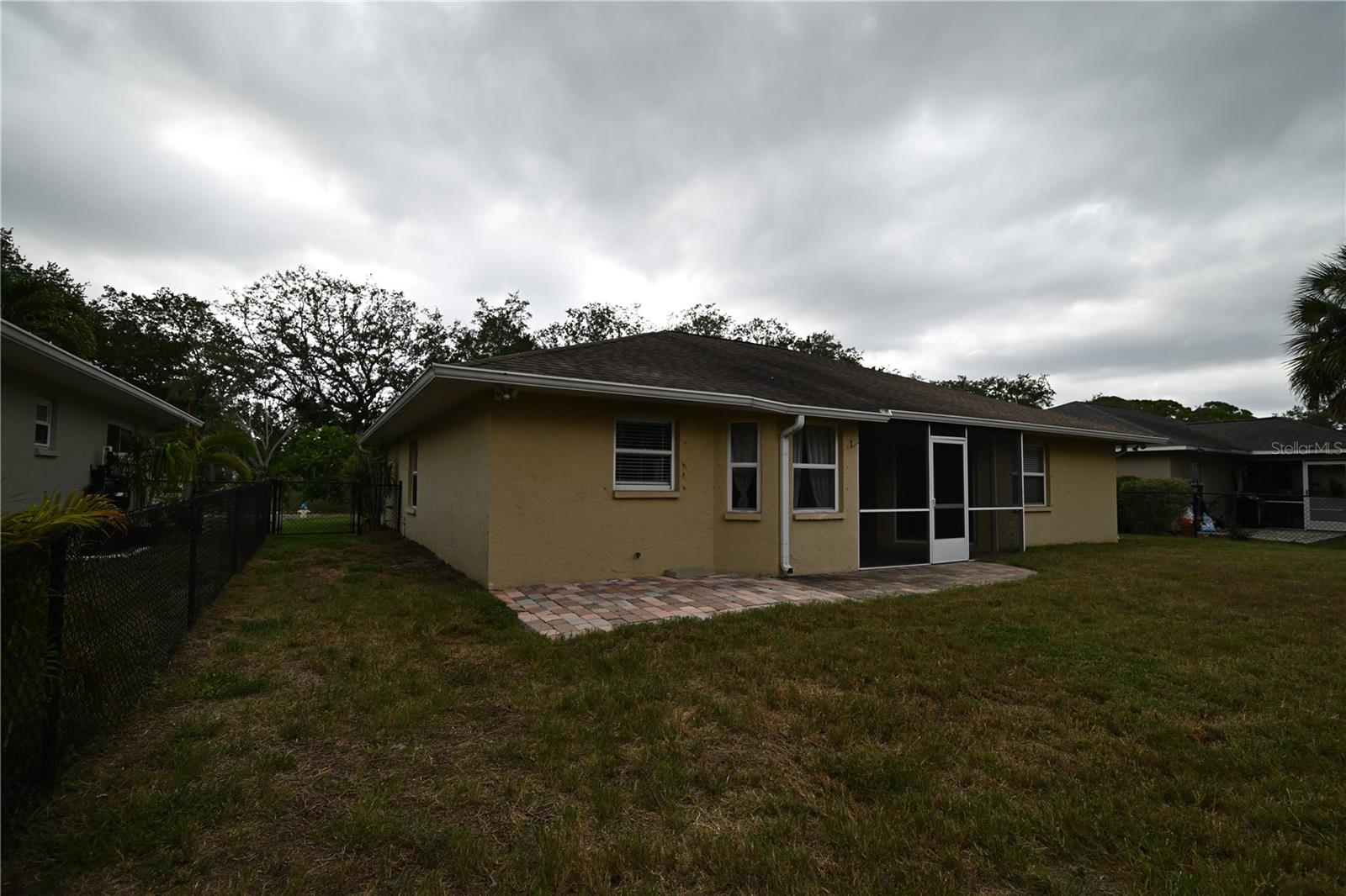 2043 OLD TRENTON LN — photo 42