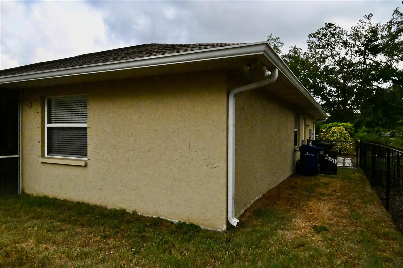 2043 OLD TRENTON LN — photo 45