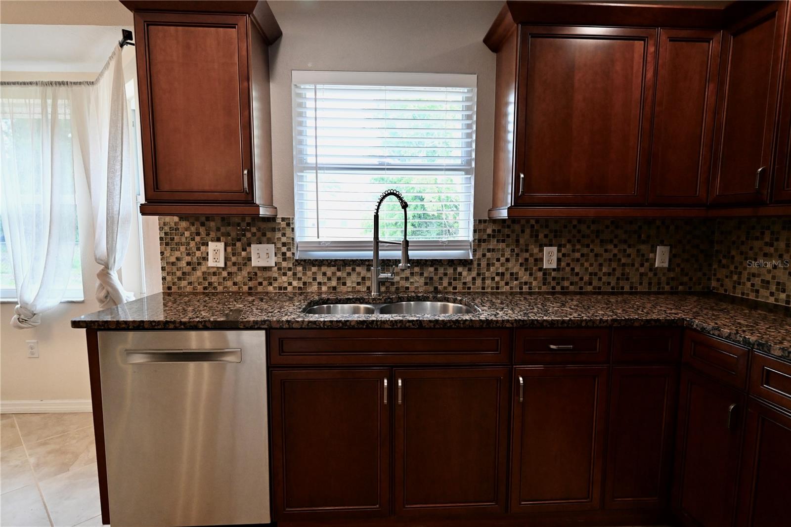 2043 OLD TRENTON LN — photo 11