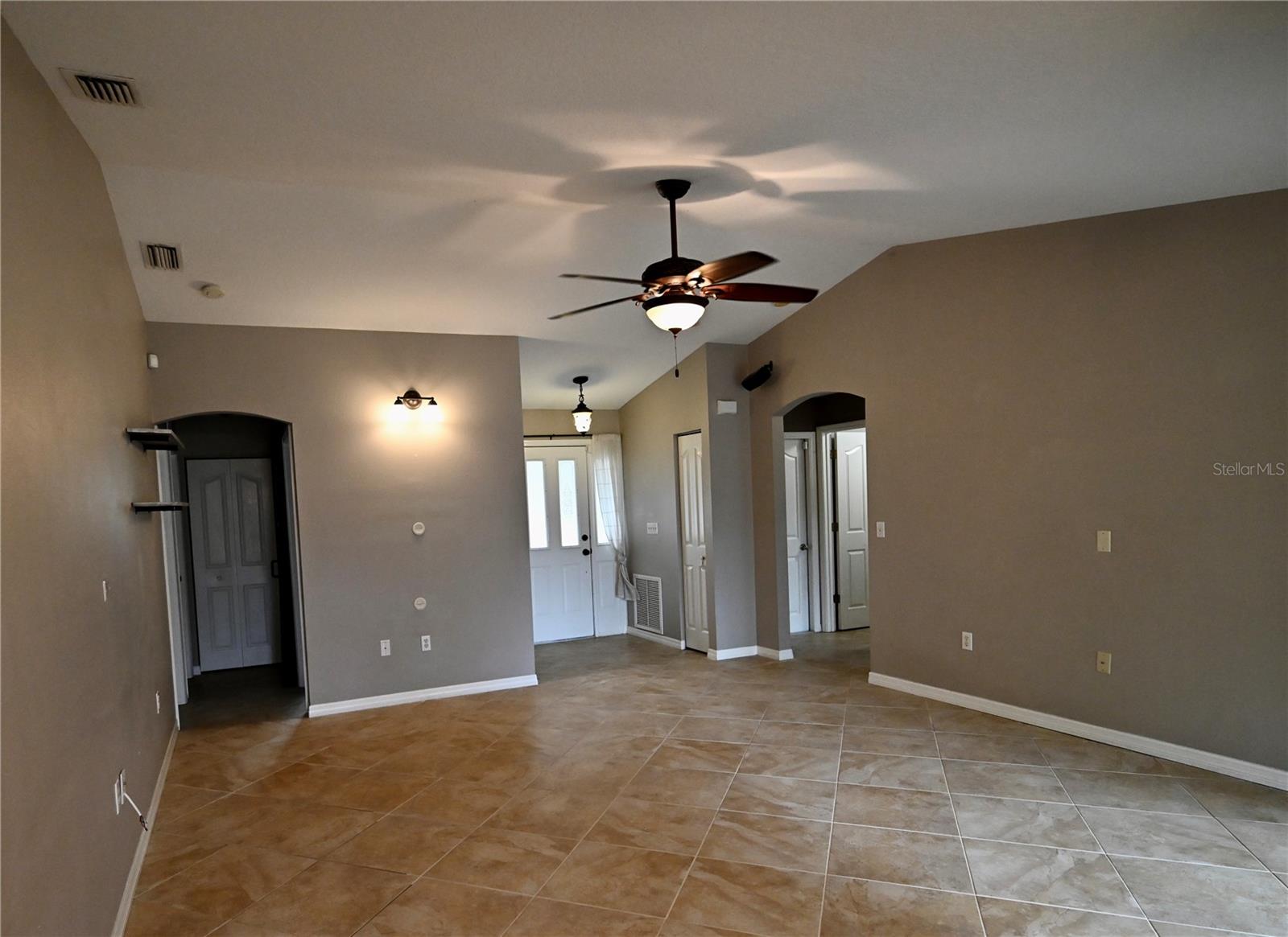 2043 OLD TRENTON LN — photo 10