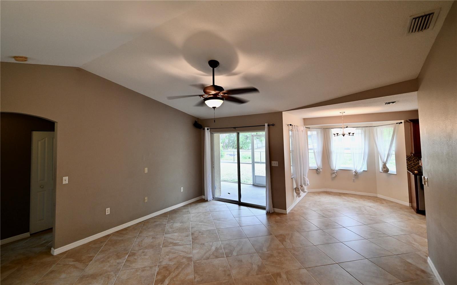 2043 OLD TRENTON LN — photo 9