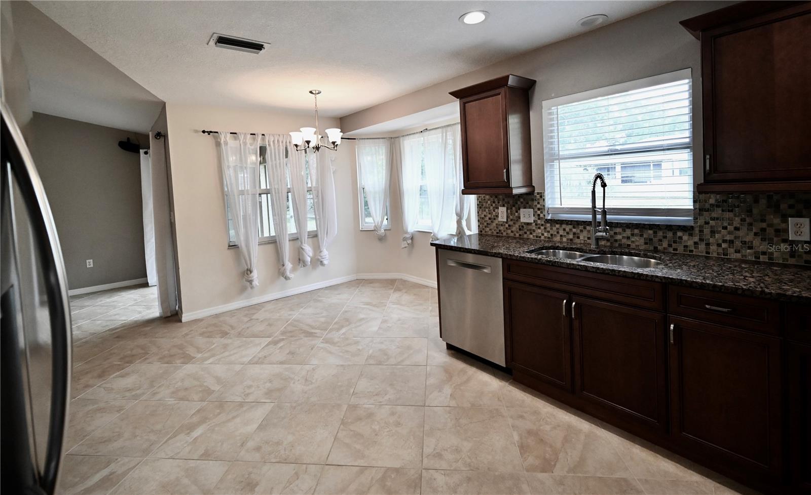 2043 OLD TRENTON LN — photo 12
