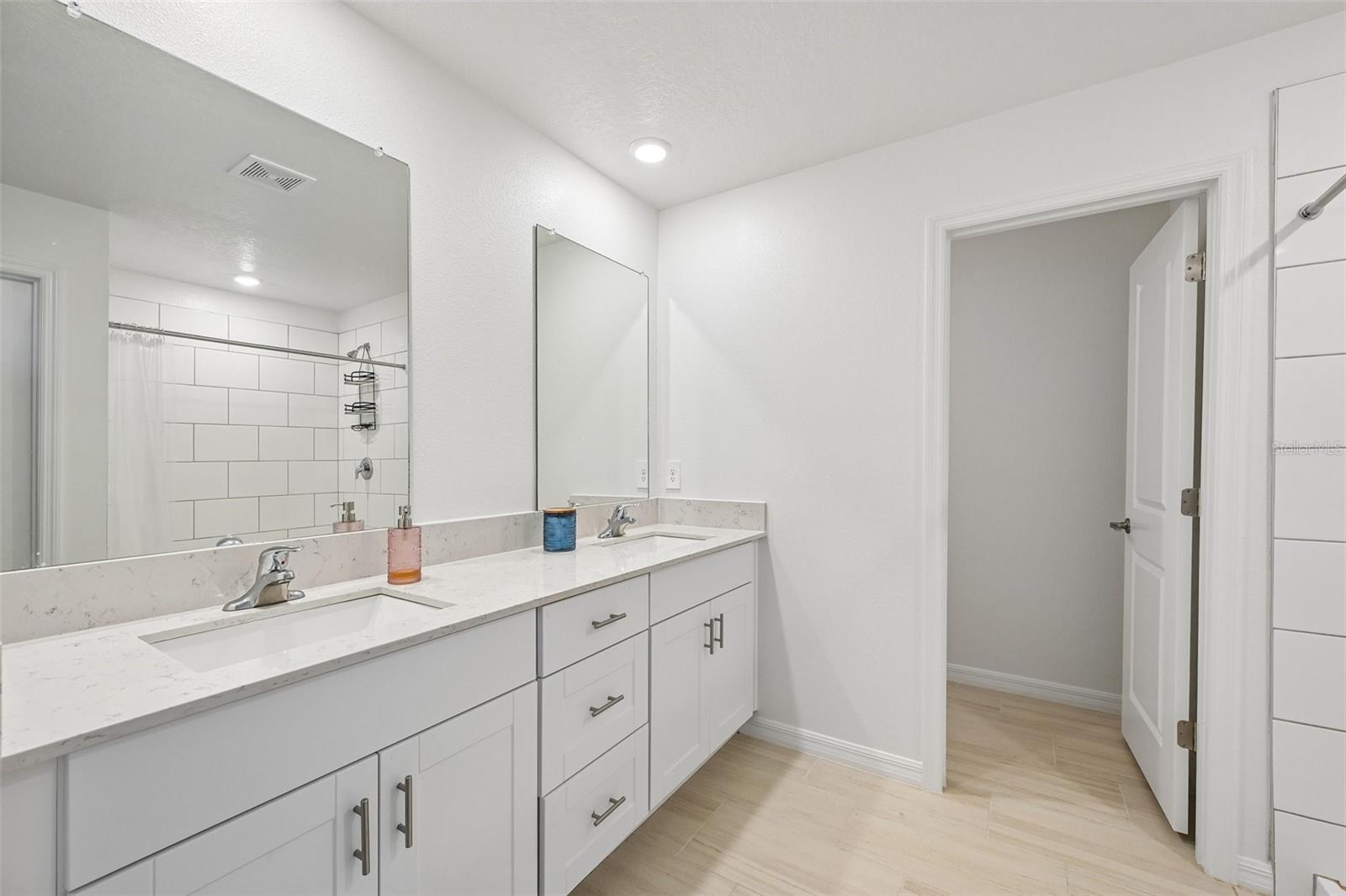 8807 SUNSET PARK TRL — photo 4