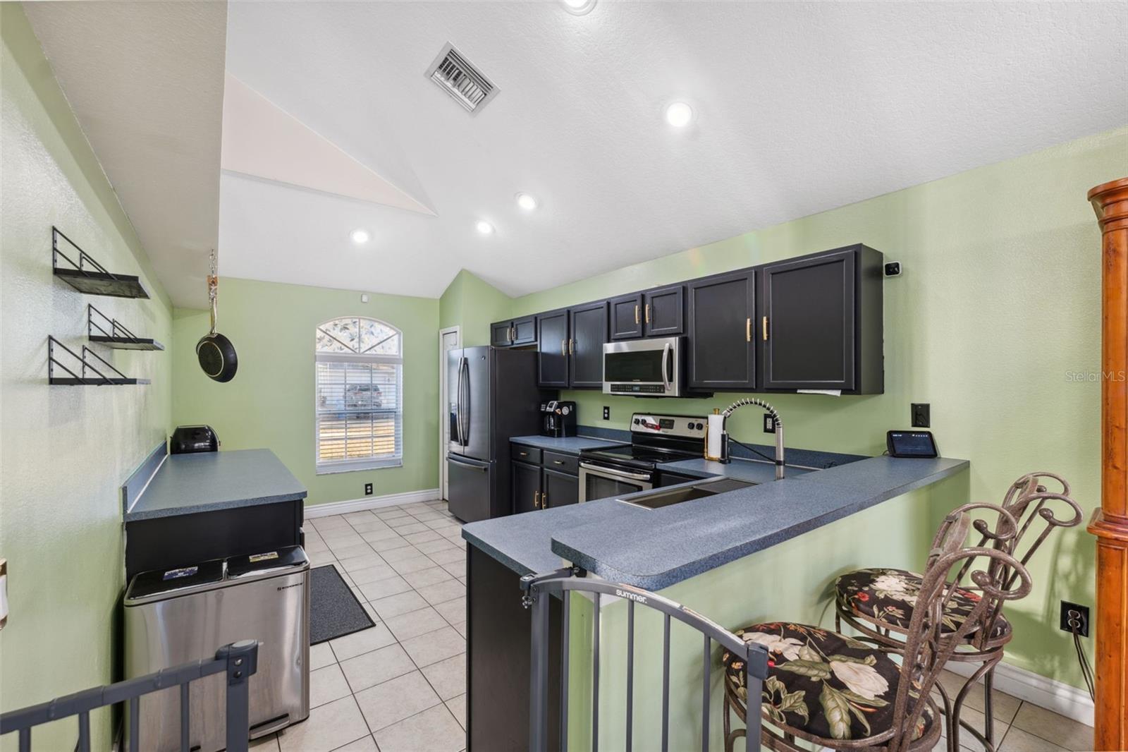 3316 PINE TOP DR — photo 8