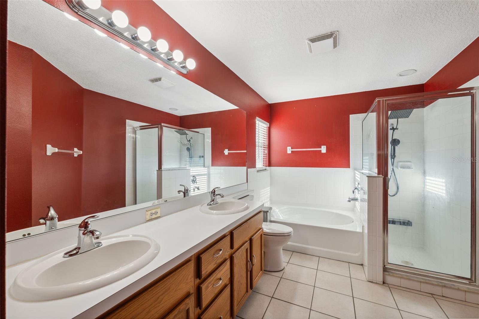 3316 PINE TOP DR — photo 12