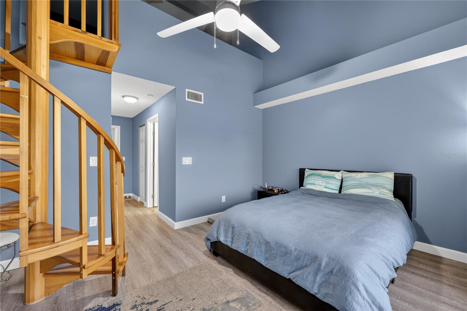 320 ISLAND WAY #603 — photo 17