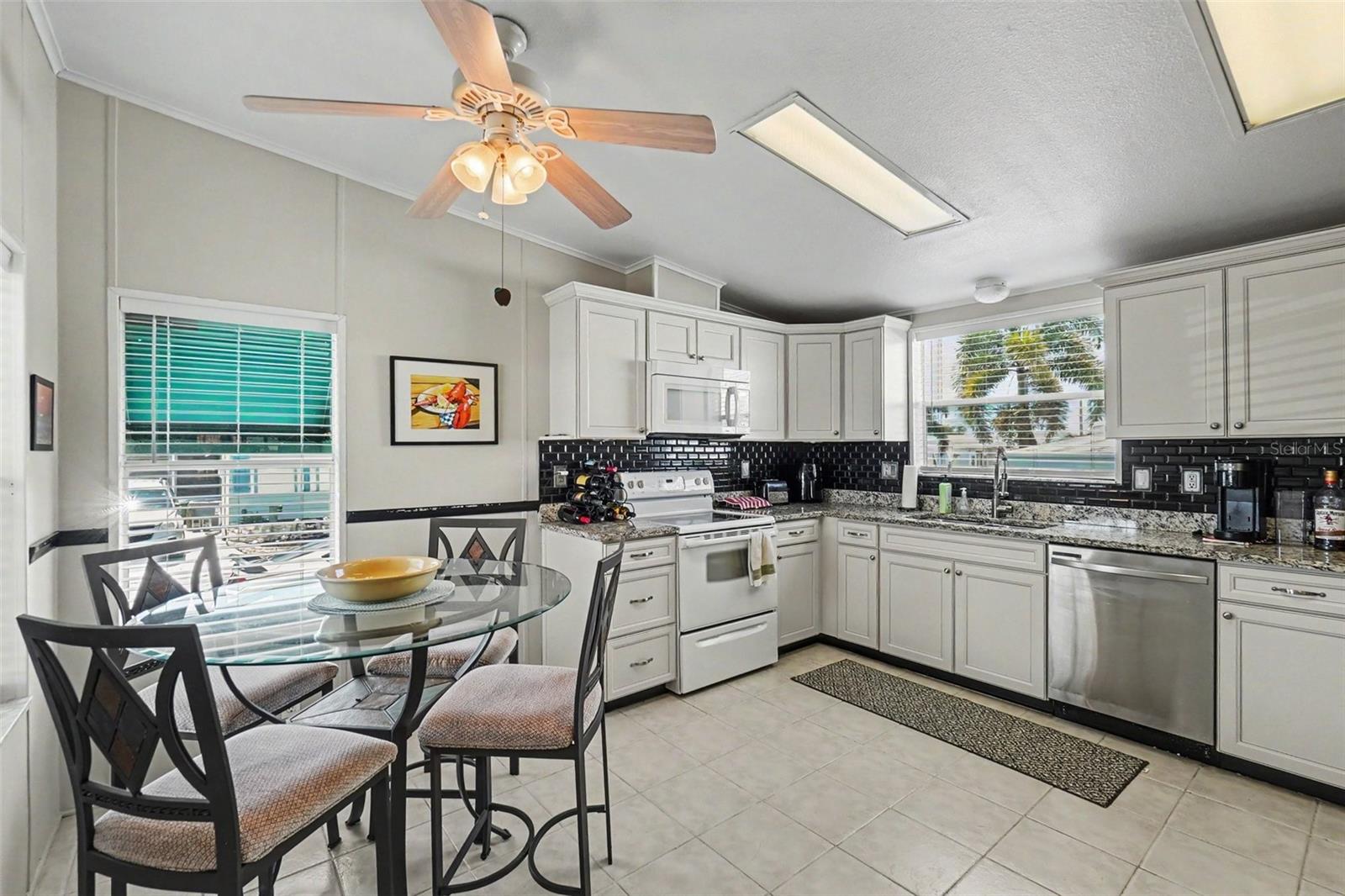 226 BIMINI DR — photo 2