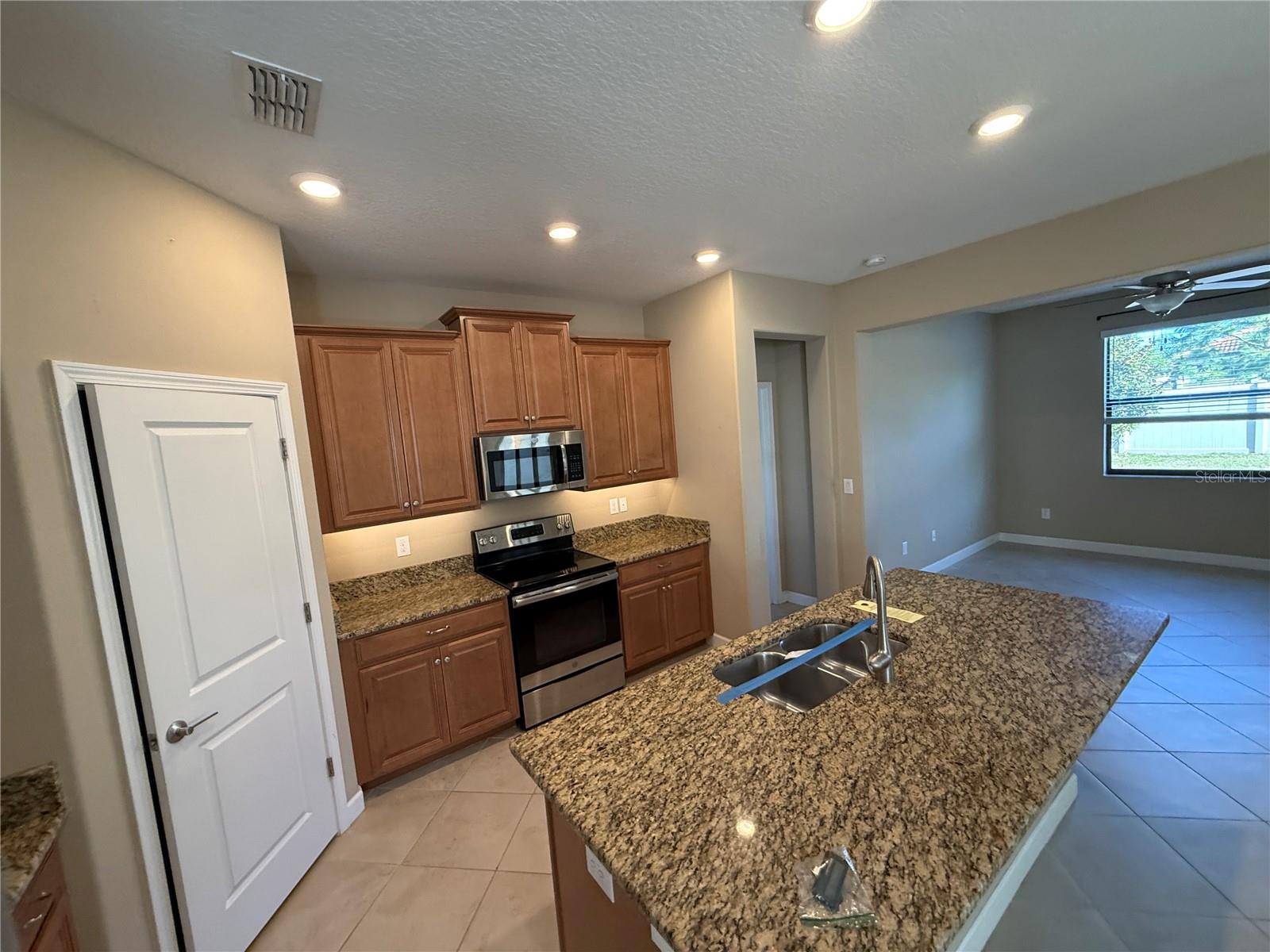 16852 SCUBA CREST ST — photo 2
