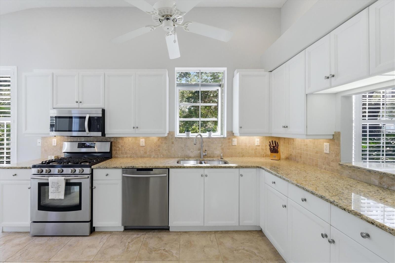 7906 WHITEBRIDGE GLN — photo 12