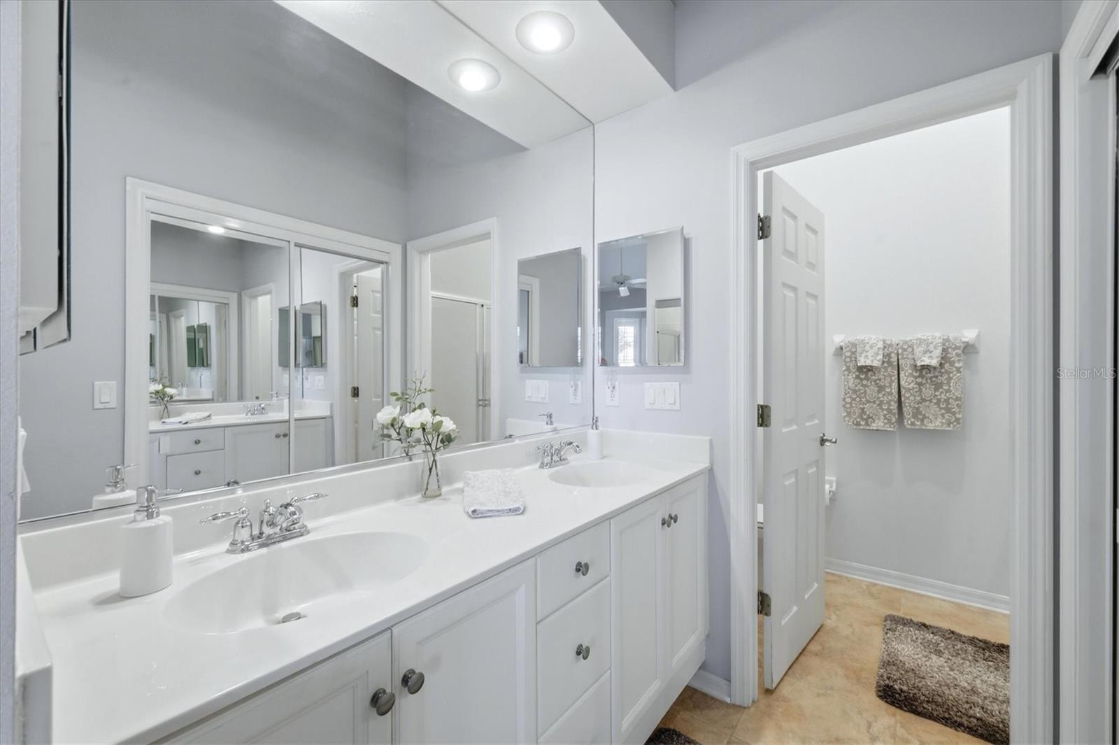 7906 WHITEBRIDGE GLN — photo 16