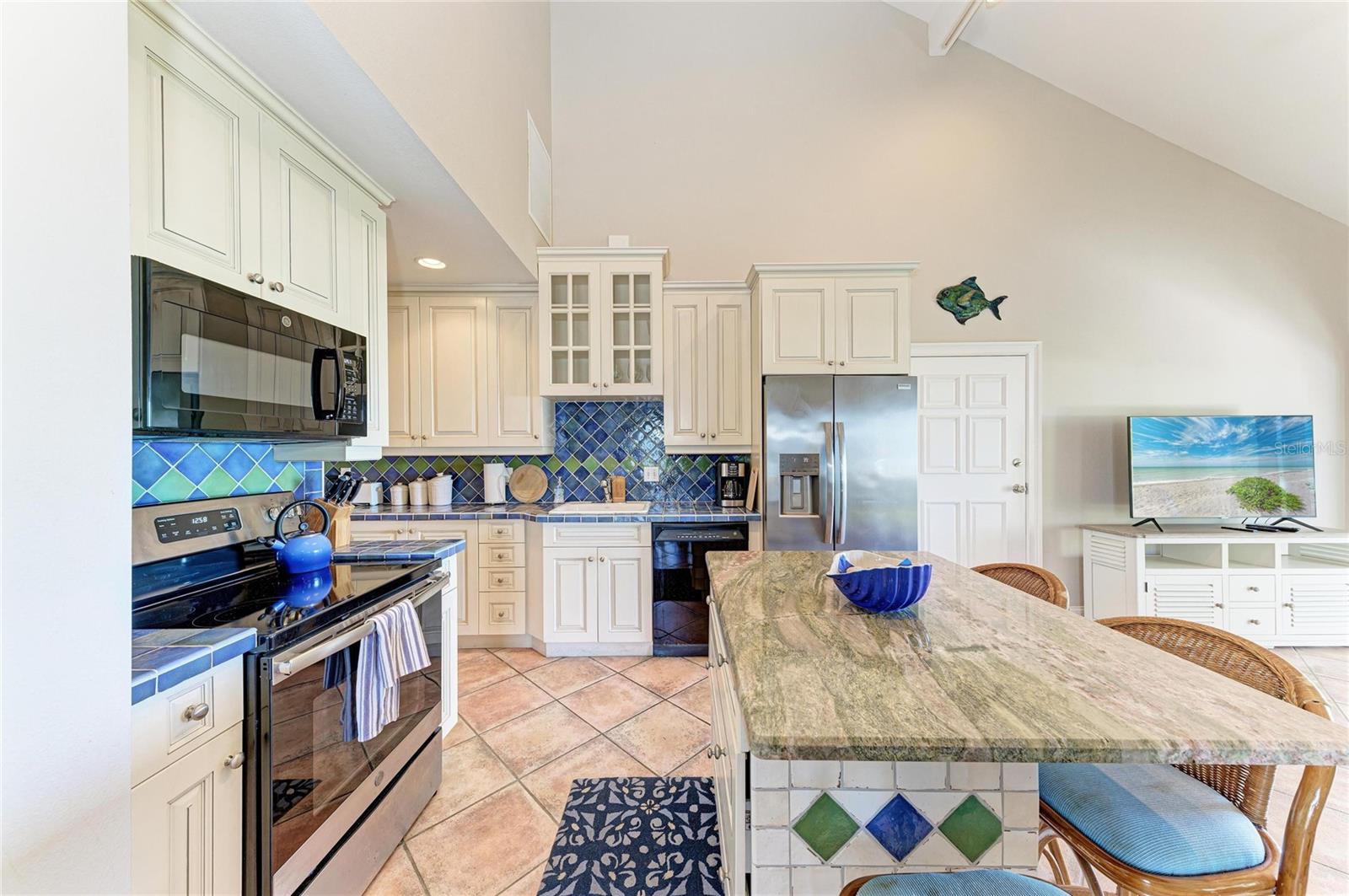 101 PALM AVE #4 — photo 15