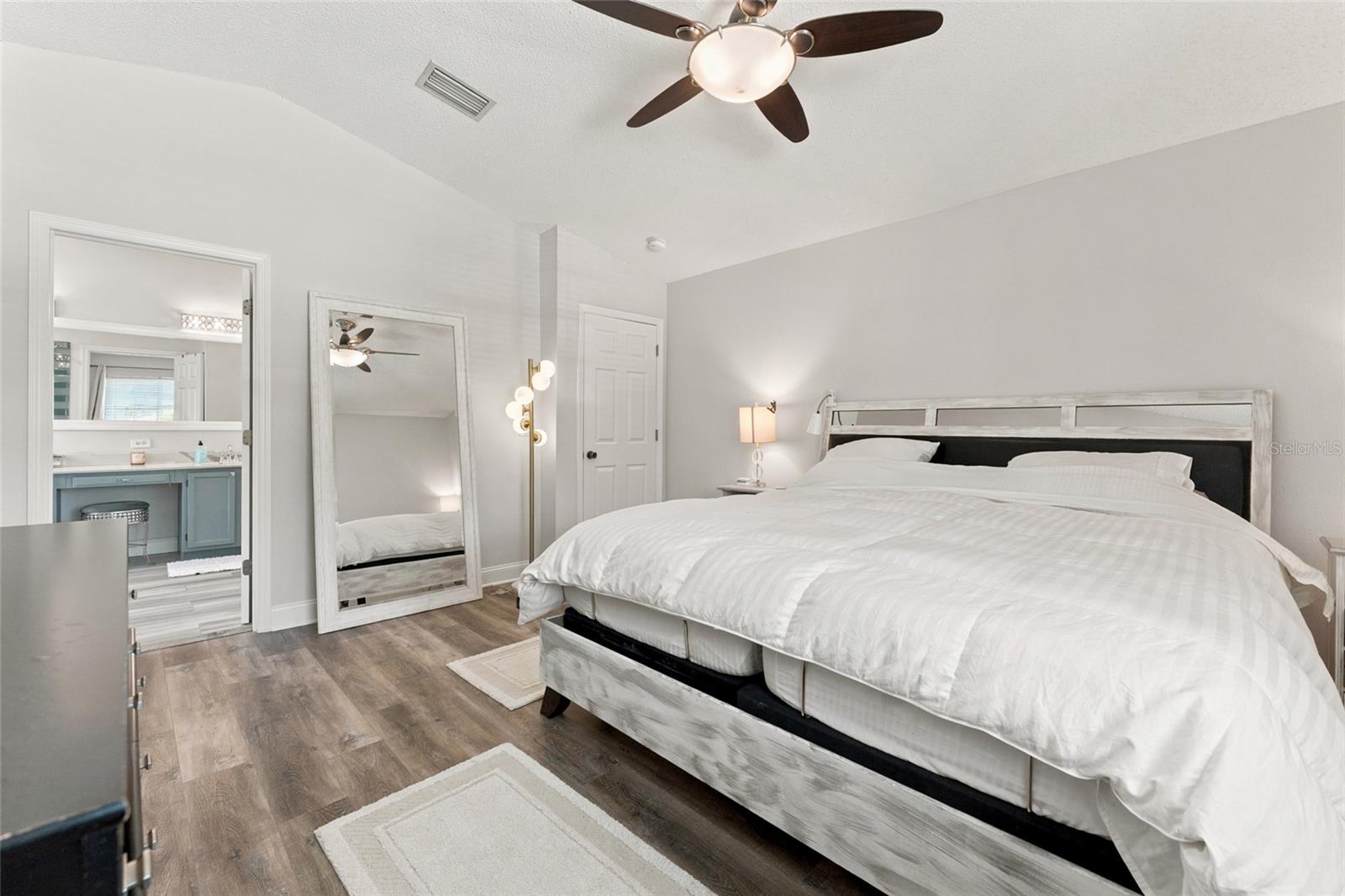 15629 EASTBOURN DR — photo 15