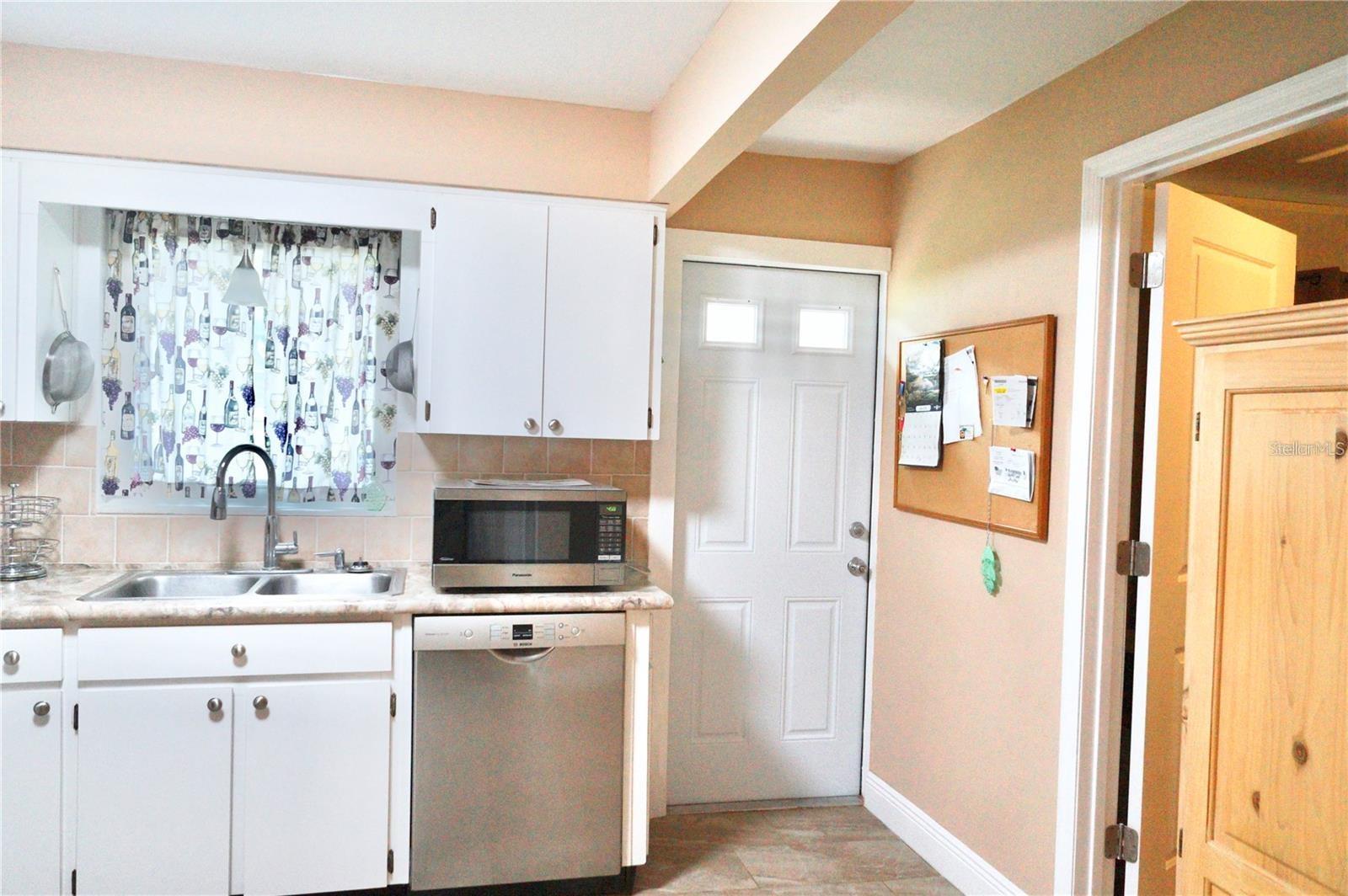 6890 VERSAILLES N #10 — photo 7