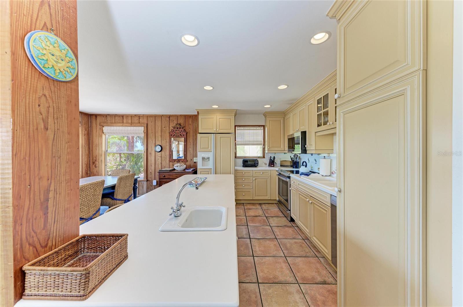 102 PALMETTO AVE — photo 15
