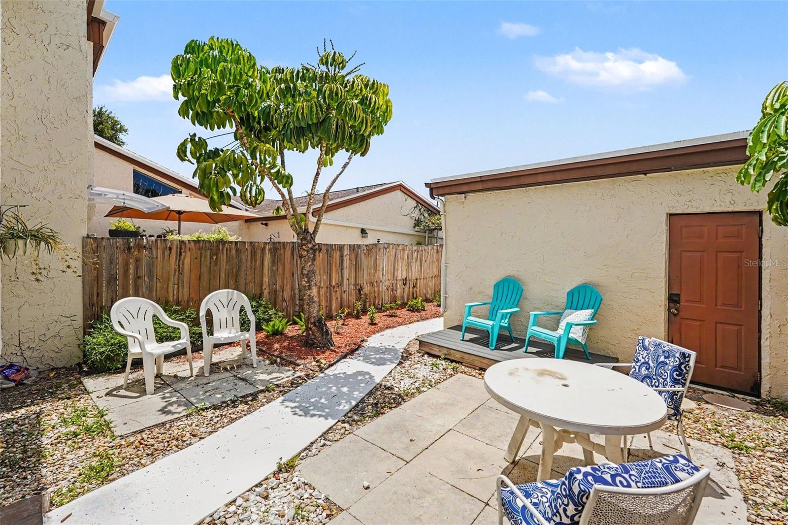 2095 SUNSET POINT RD #1904 — photo 3