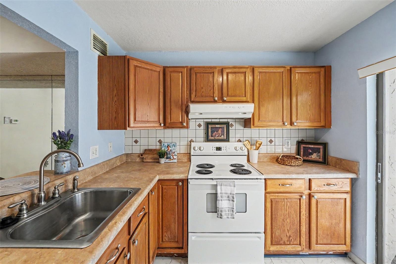 2095 SUNSET POINT RD #1904 — photo 8