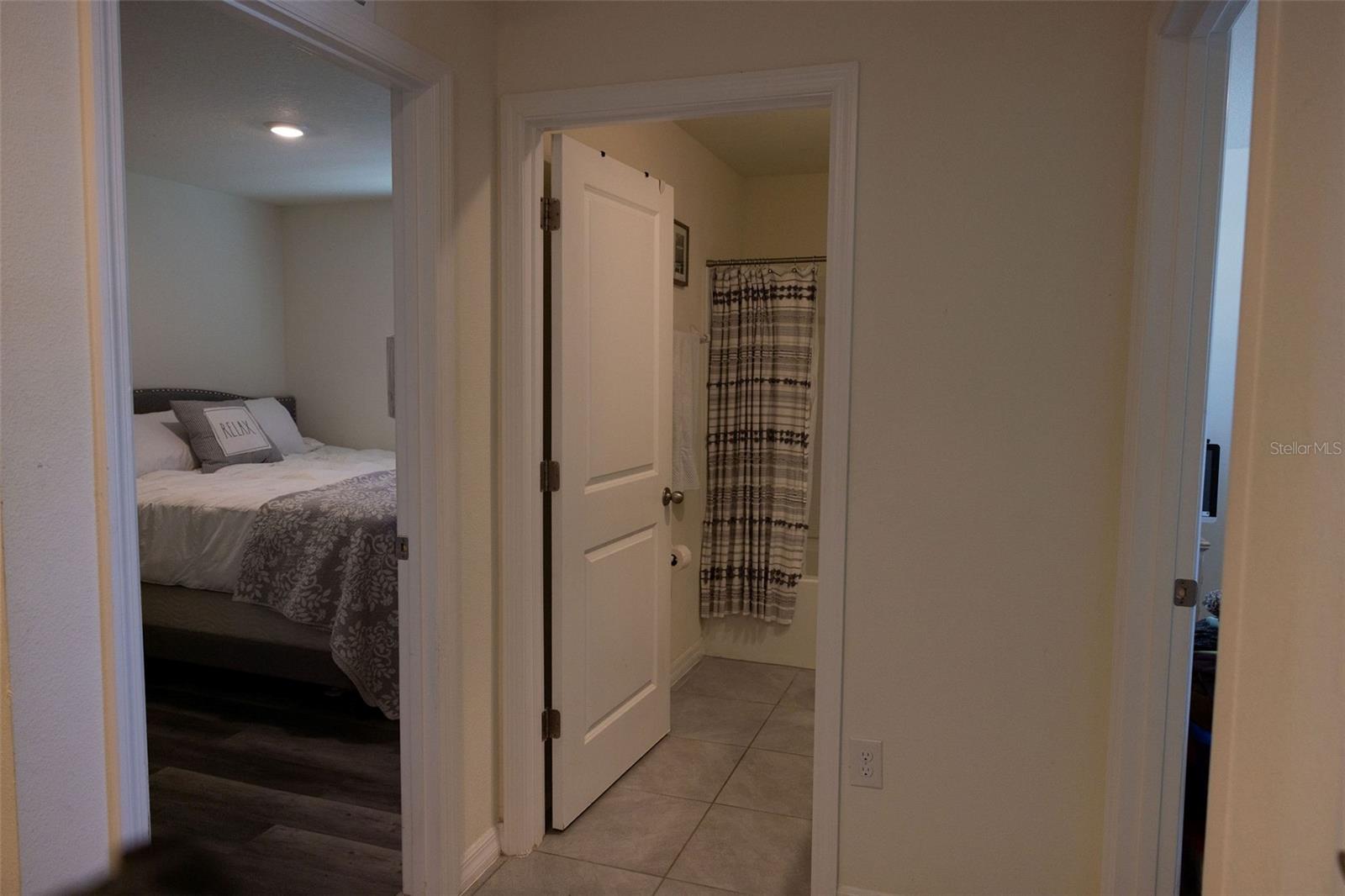 10428 FLATHEAD DR — photo 24