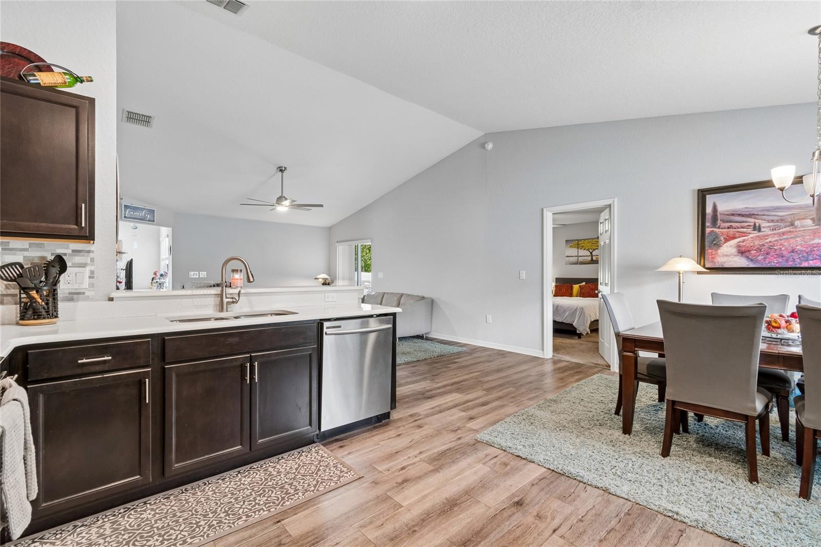 6917 GIDEON CIR — photo 14