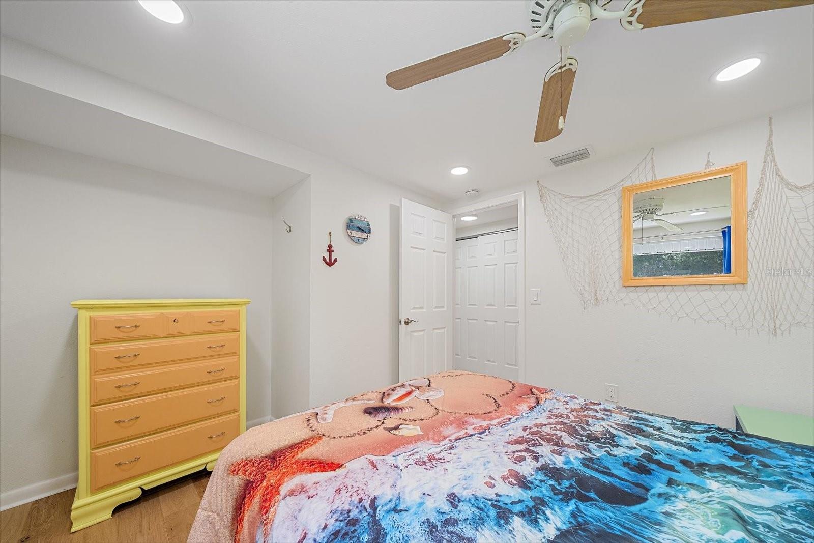 2923 LINWOOD DR — photo 22